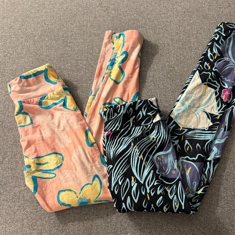 5/$15- Colorblock Floral Leggings Duo - Peach & Black Floral Prints